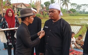 Bupati Purwakarta Lantik Empat Kepala Desa PAW di Tengah Sawah