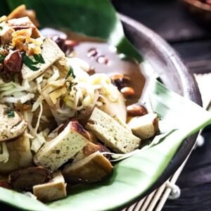 Takoah Kupat Tahu Khas Sunda Vibes-nya Kayak Pelukan Emak: Simpel, Enak, Auto Nagih! Begini Cara Buatnya