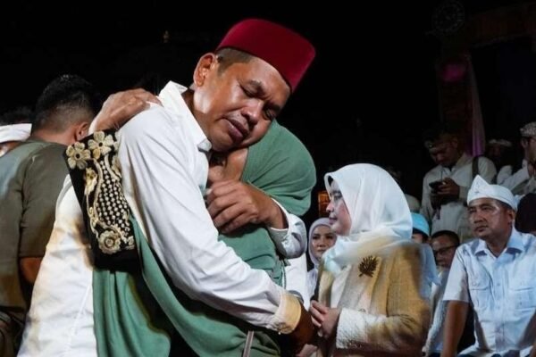 Gubernur Jabar Kunjungi Keluarga Korban Ledakan Amunisi di Garut, Janjikan Santunan dan Biaya Hidup Anak Korban