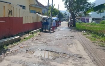 Desa cisaat jalan rusak