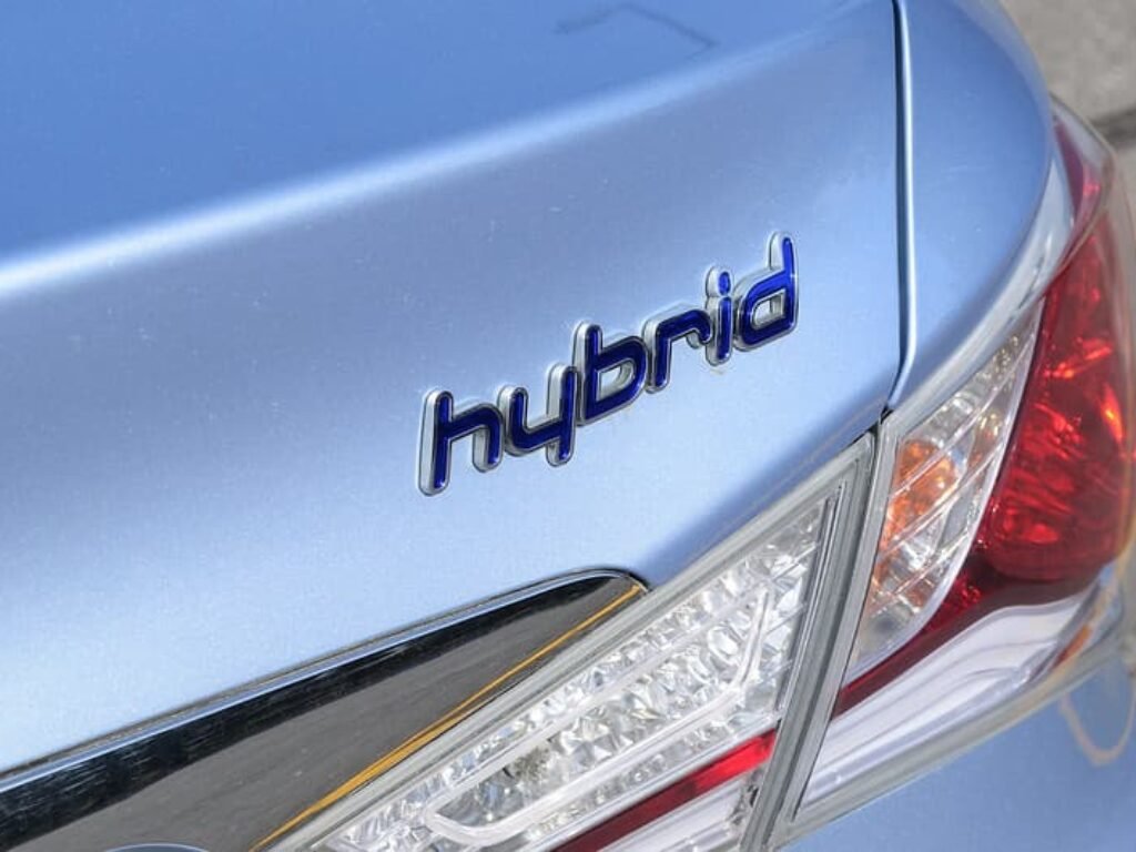 Enam Kelebihan Mobil Hybrid, “Hemat Bahan Bakar Loh”