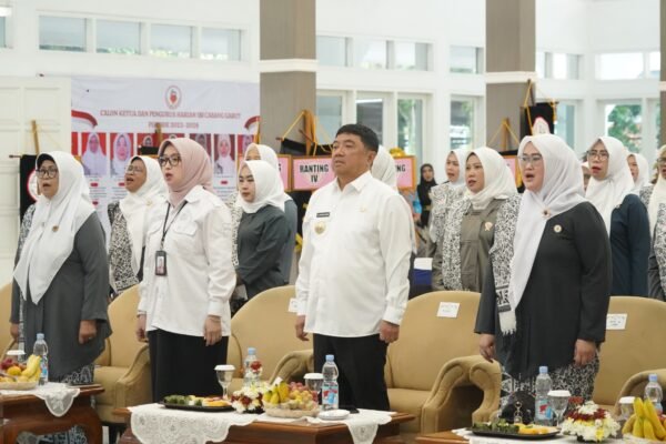 Peran Strategis Profesi Bidan Dalam Menekan Angka Kematian Ibu dan Bayi, Bupati Prihatin AKI/AKB Garut ke 3 di Jabar