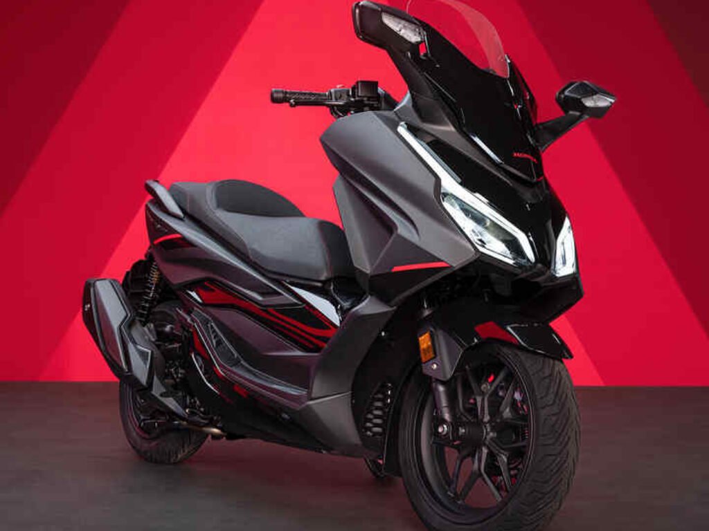 Honda Forza 250 Skutik Premium Harganya Mencapai Rp. 90 Juta
