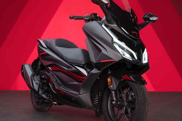 Honda Forza 250 Skutik Premium Harganya Mencapai Rp. 90 Juta