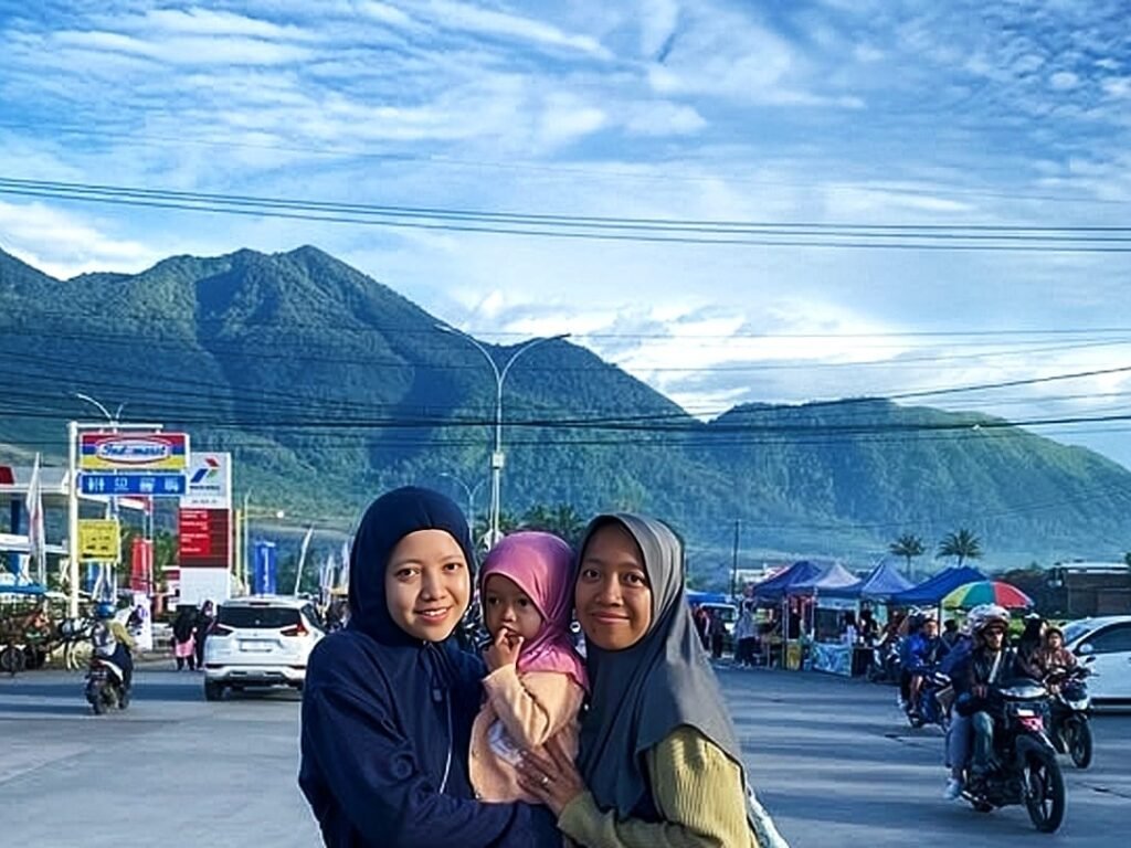 JA Jalan Ibrahim Adjie, Spot Favorit untuk Menikmati Megahnya Gunung Guntur