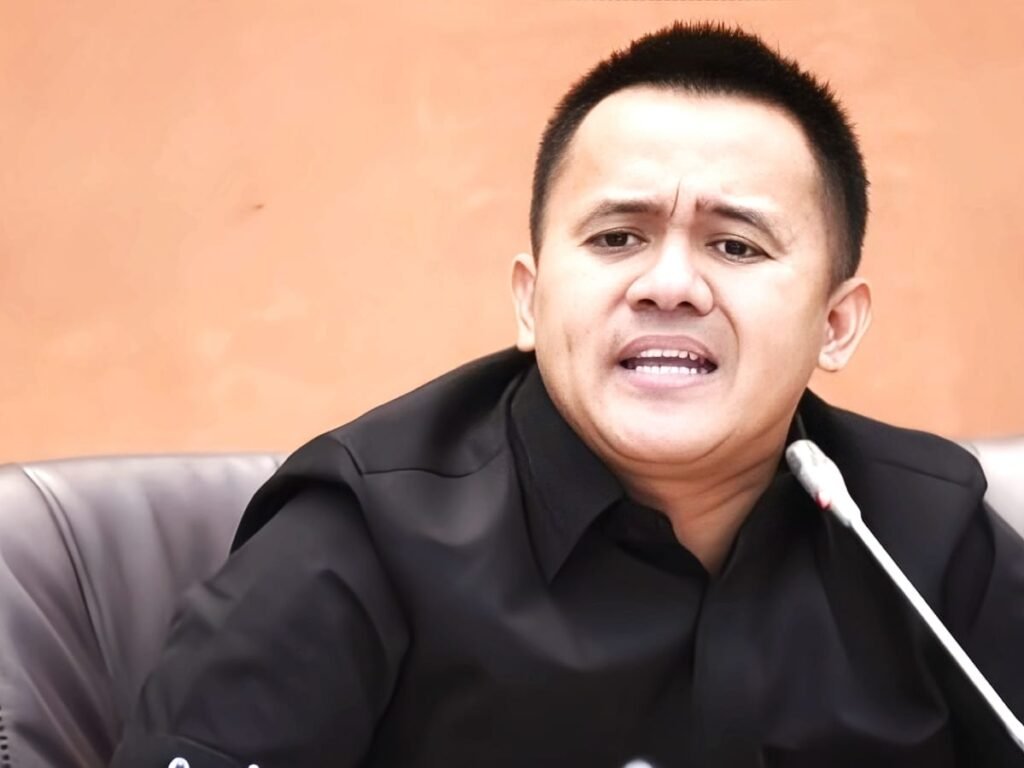 Mufti Anam: KPK Tetap Bisa Usut Korupsi di BUMN Jika Ada Unsur Pidana