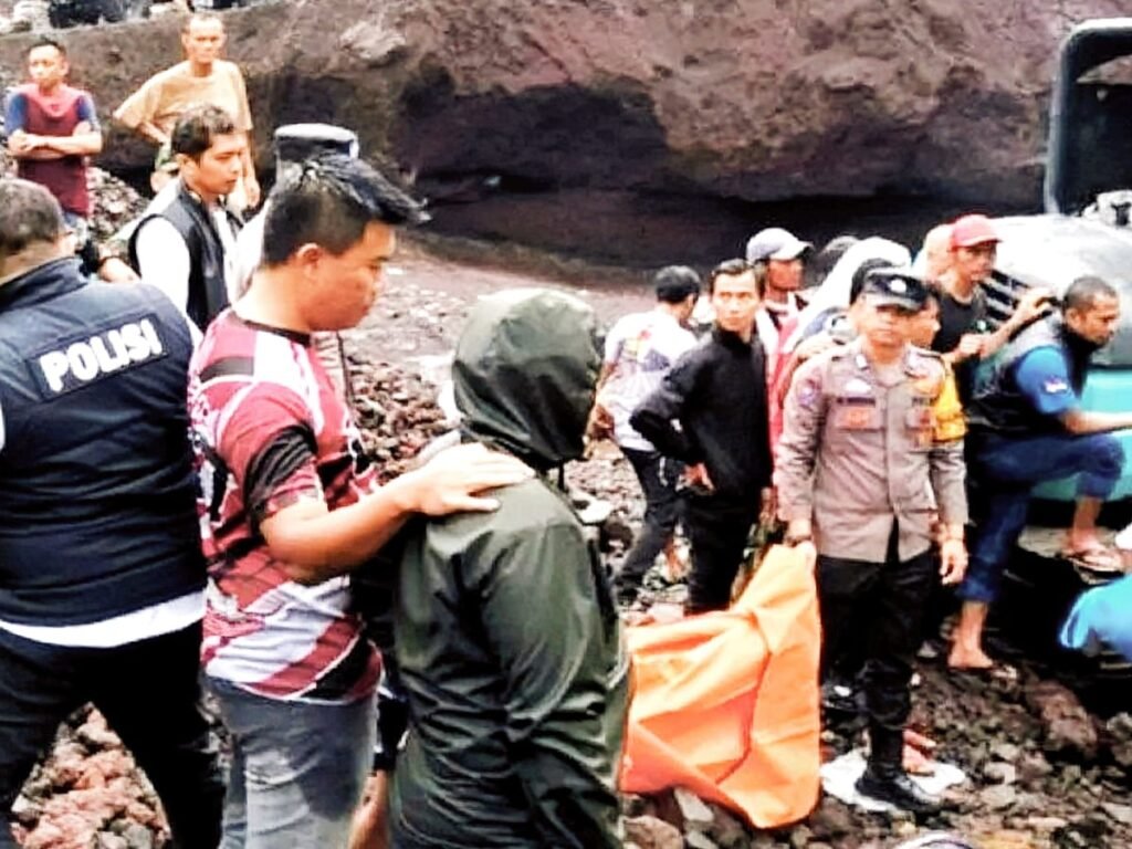 Polisi Lakukan Penyelidikan Atas Tewasnya Penambang Pasir Tertimbun di Kaki Gunung Guntur