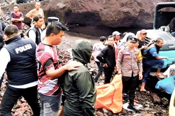 Polisi Lakukan Penyelidikan Atas Tewasnya Penambang Pasir Tertimbun di Kaki Gunung Guntur