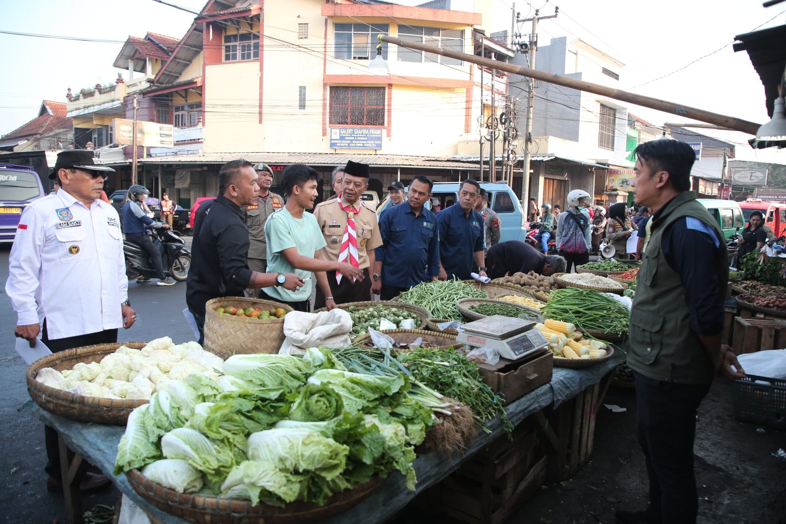 Untuk Keindahan dan Kenyamanan Jl.Merdeka-Guntur Bebas PKL