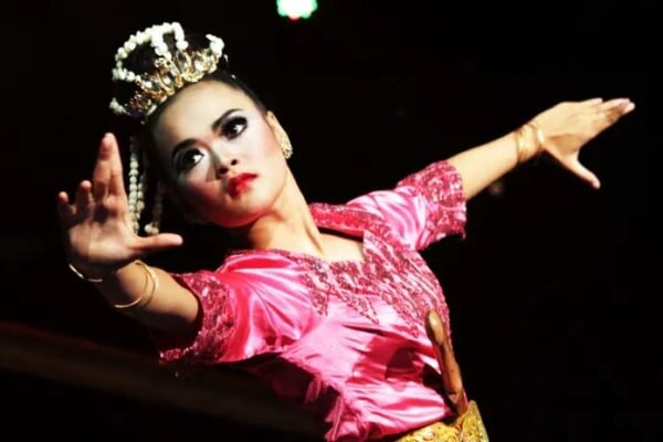 Pasanggiri Jaipong Relevansi Pelestarian Seni Tradisi Sunda