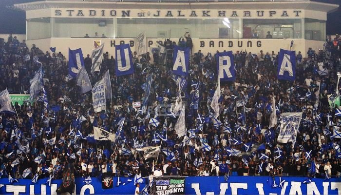 Persib Bandung Tertahan Barito Putera 1-1, GBLA Lautan Biru