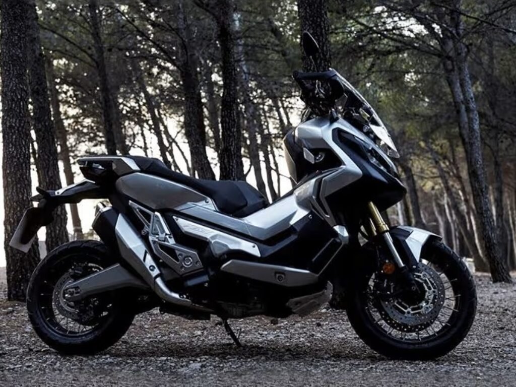 Mana Lebih Keren, Yamaha NMAX Dan Honda ADV