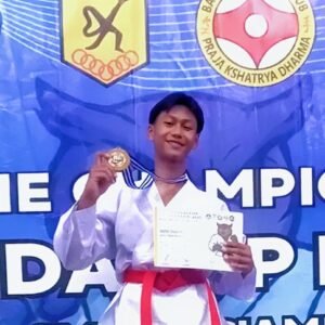 Karateka SMK Tunas Harapan Purwadadi Juara Umum Kejuaraan Karate Smanda Cup 2025