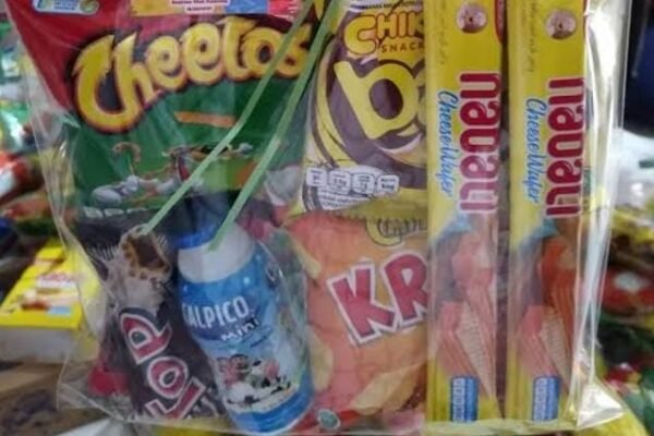 “Makan Bergizi atau Bingkisan Hajatan? Program MBG di Tangsel Dinilai Menyimpang dari Tujuan Awal”