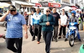 Bupati dan wabup garut kunjungi terminal dan pasar guntur