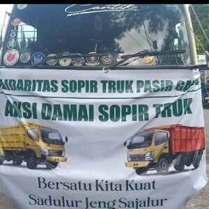 Ratusan Sopir Dump Truk Kepung DPRD Garut, Tuntut Pemangkasan Jam Operasional Tronton dan Normalisasi Harga Pasir