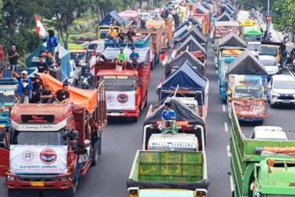 Aksi Serentak Sopir Truk Tolak Aturan ODOL, Distribusi Barang Terganggu