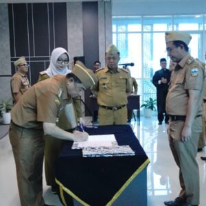 16 Pejabat Fungsional Dinkes Dilantik, Bupati Garut “Jabatan Adalah Komitmen Kemanusiaan”