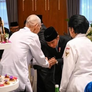 Simbol Persatuan atau Rekonsiliasi Elitis? Dibalik Jabat Tangan dan Senyum Gibran Dengan Megawati dan Try Sutrisno