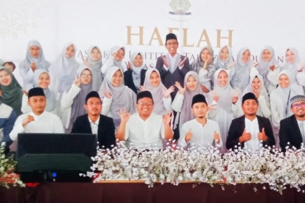 Haflah Akbar Tasyakur Al-Qur’an, Al-Muhajirin Rayakan Capaian 998 Santri Hafidz