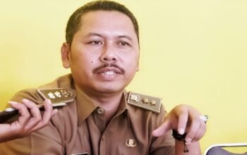 Kepala dinas pendidikan kabupaten garut ade manadin. s. pd., m.pd.