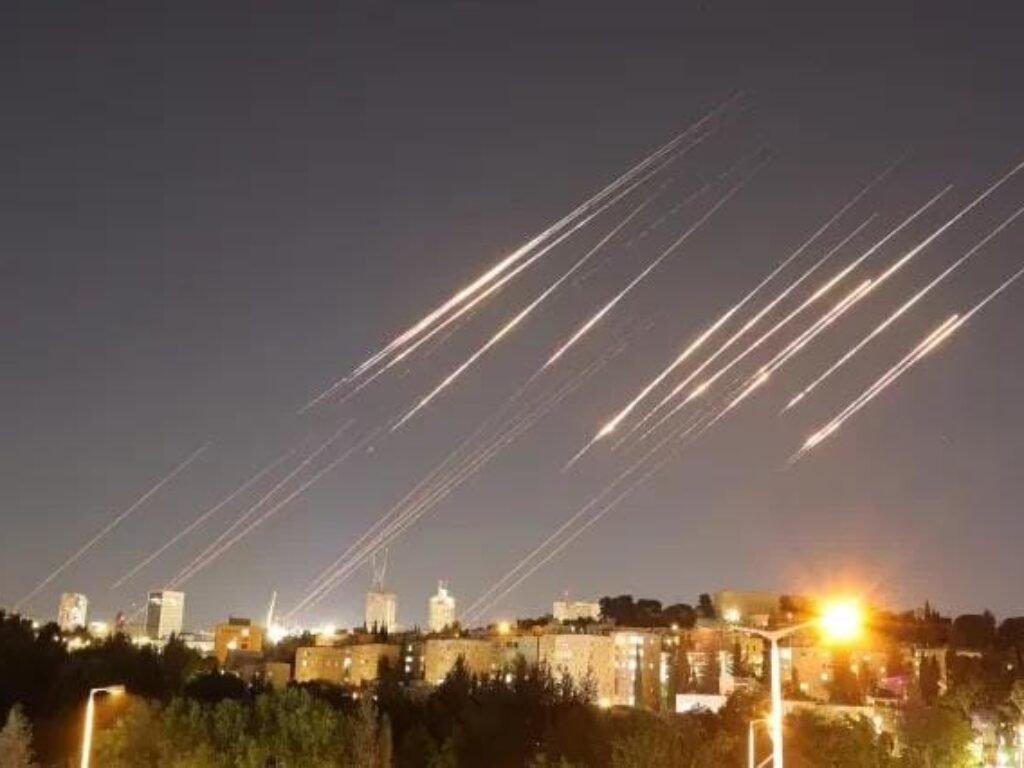 Iran Gempur Markas Kirya: Serangan Simbolik yang Bongkar Ilusi Ketangguhan Israel