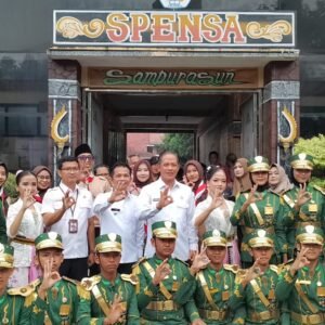Pengelolaan Sampah Berbasis Ecobrick SMPN 1 Purwakarta Simbol Perlawanan Terhadap Darurat Sampah Plastik Dapat Sorotan Menteri Lingkungan Hidup
