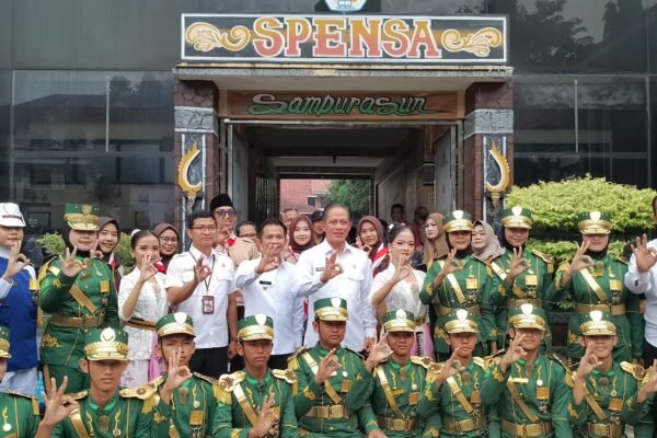 Pengelolaan Sampah Berbasis Ecobrick SMPN 1 Purwakarta Simbol Perlawanan Terhadap Darurat Sampah Plastik Dapat Sorotan Menteri Lingkungan Hidup
