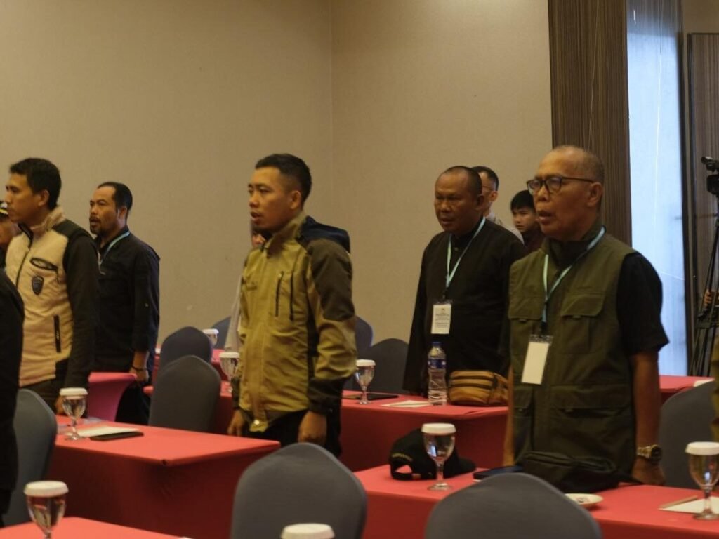 Kepala Desa Bahagia di Hotel Berbintang, Warga Tetap Bertani dengan Galau