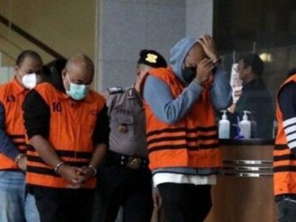 Jalan Berlubang, Uang Mengalir: Dugaan Skandal Proyek Aspal, Kapolres Nyaris Jadi Tersangka