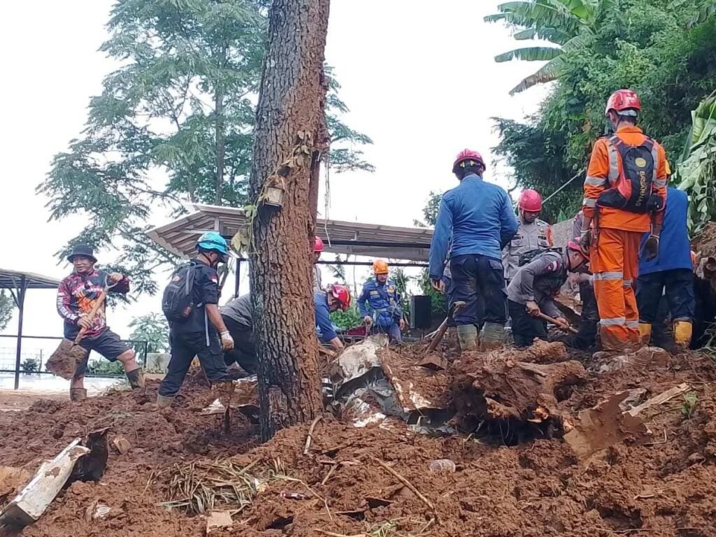 Vila di Atas Bencana: Ketika Alam Diperdagangkan, Banjir dan Longsor Jadi Bonus Musiman