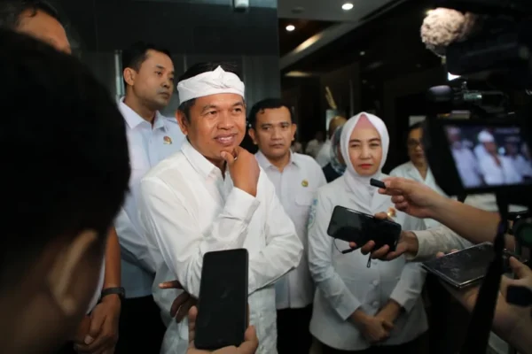Hoaks di Karpet Merah: Gubernur Jabar Fashion Show, Rakyat Tumbang di Pendopo