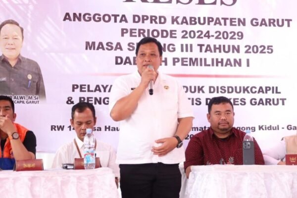Reses Rasa Layanan Prima: Bikin KTP Sambil Curhat “Banjir Dulu, Baru Diperhatikan”?