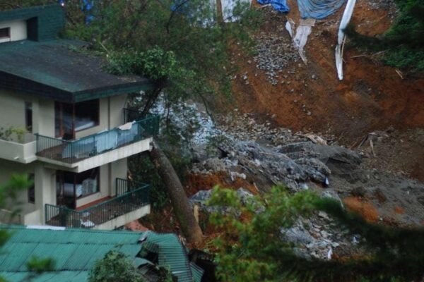 Tata Ruang Berantakan, Gunung Pun Minta Cuti: Gubernur Jabar Ingin Sulap Puncak dari Taman Wisata jadi Daerah Resapan