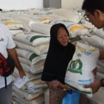 Ilustrasi bantuan beras