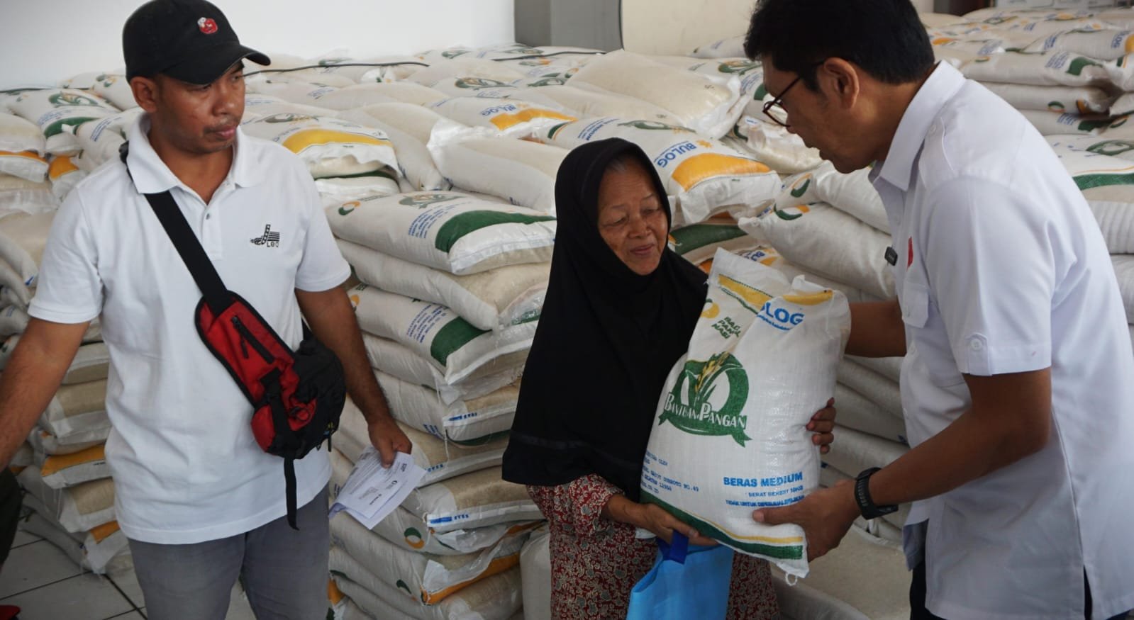 Ilustrasi bantuan beras