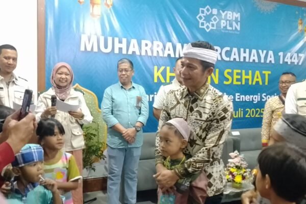 80 Anak Dikhitan Gratis, Bupati Purwakarta Apresiasi YBM PLN: Dari Energi Terang ke Energi Sosial