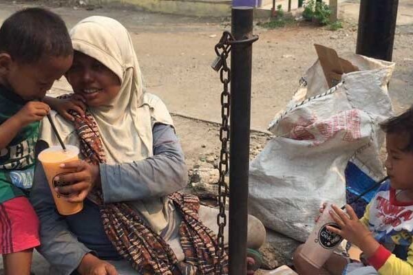 Rp 20 Ribu Sehari, Bebas Miskin Ala BPS: Makan, Minum, Hidup, Tertawa