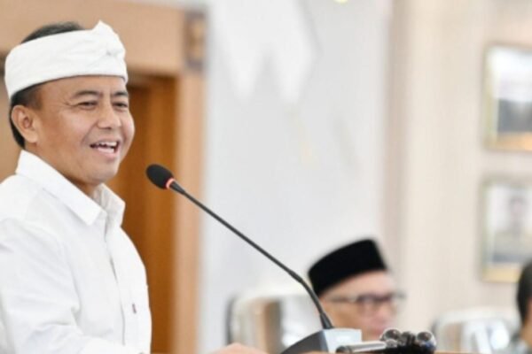 Liburan Dilarang, Demi Menyelamatkan Rakyat Jabar dari Ancaman Bank Emok, Katanya?