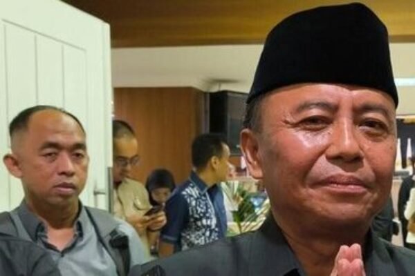 Rombel Dedi Mulyadi Gemuk, AC Tipis: Pendidikan Ala Lemari Es