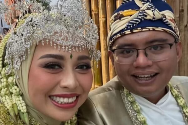 Pengantin Bicara Setelah Tiga Nyawa Melayang “Maaf, Bukan Makan Gratis, Hanya Makanan Sisa”