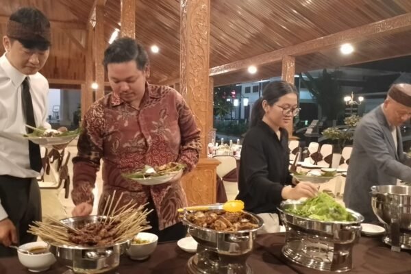 Sister City: Ketika Ramah Tamah Lebih Penting dari Rakyat Lelah, Tamu Luar Negeri Lebih Cepat Dilayani Daripada Warga Asli Negeri Sendiri