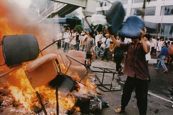 Luka Belum Kering, Fadli Zon Ragukan Tragedi Pemerkosaan 1998 “Sejarah Terancam Dimanipulasi”