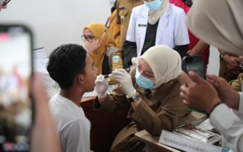 Wabup garut cek kesehatan siswa sman 15