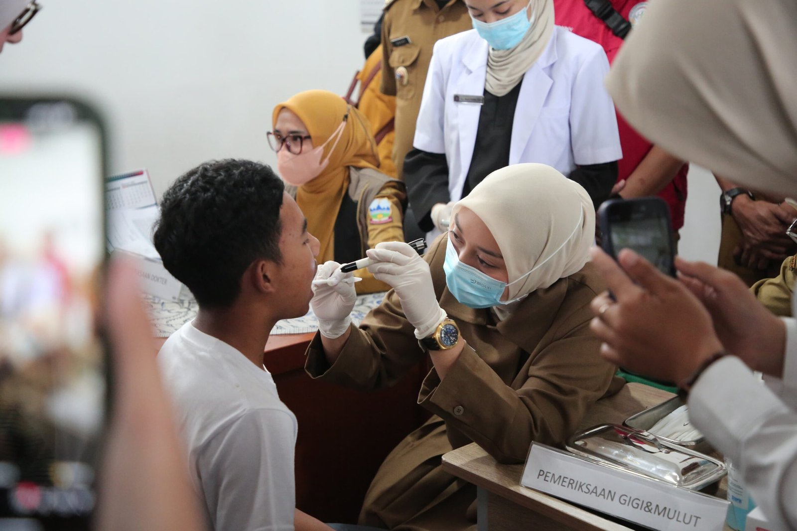 Wabup garut cek kesehatan siswa sman 15