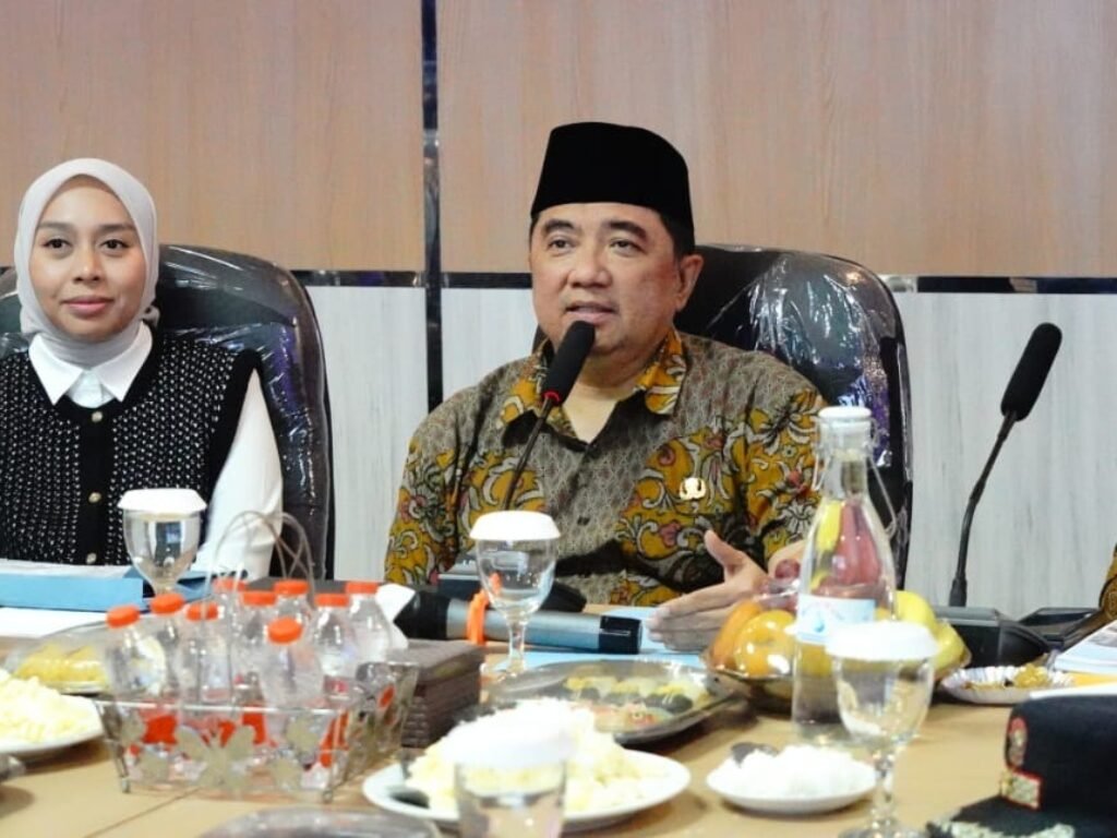 Zoom  Bupati Garut Melawan Kekerasan Lewat Sinyal yang Tidak Stabil, Trauma Healing Dipercepat