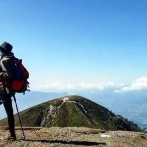 Gunung Guntur Belum Batuk, Tapi Semua Sudah Berteriak: Gladi Resik Panik Nasional