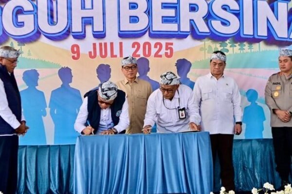 Mendes PDTT Pesta Seremonial Anti-Narkoba di Desa Sancang: Pelabuhan Tikus Diobati dengan Tes Urine Massal