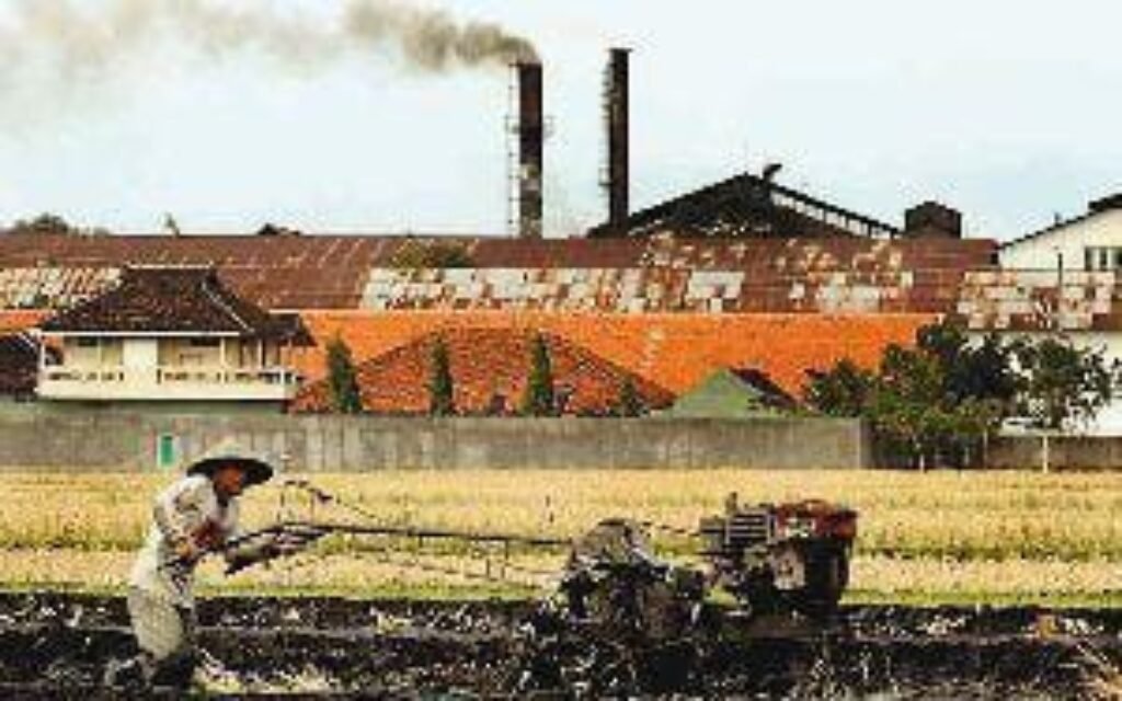 Lahan Rakyat Dikunci, Lahan Korporasi Dibuka: Drama Alih Fungsi Lahan di Garut