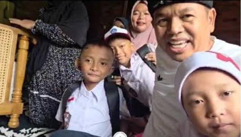 Kdm bersama anak anak